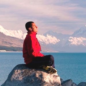 Meditando sobre la montaña